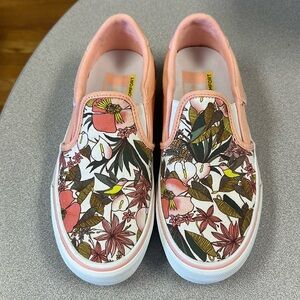 Like new Vans deluxe comfort super cute!